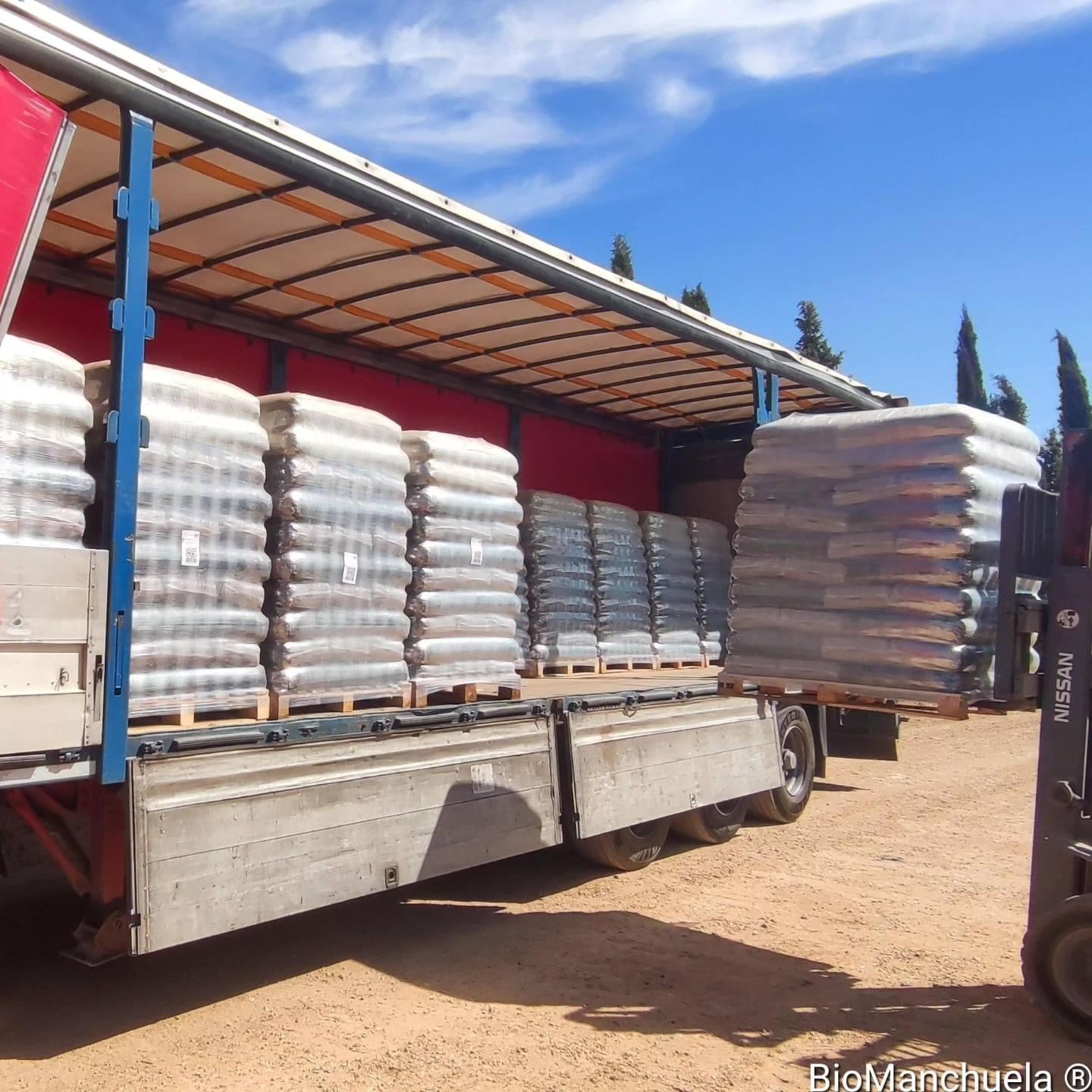 3 Camión completo de 24 palets de Pellets Bioforestal Certificación ENplus A1 en España